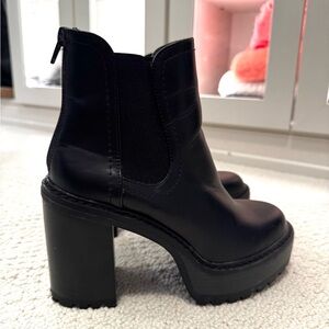 MADDEN GIRL Platform Booties SZ 7